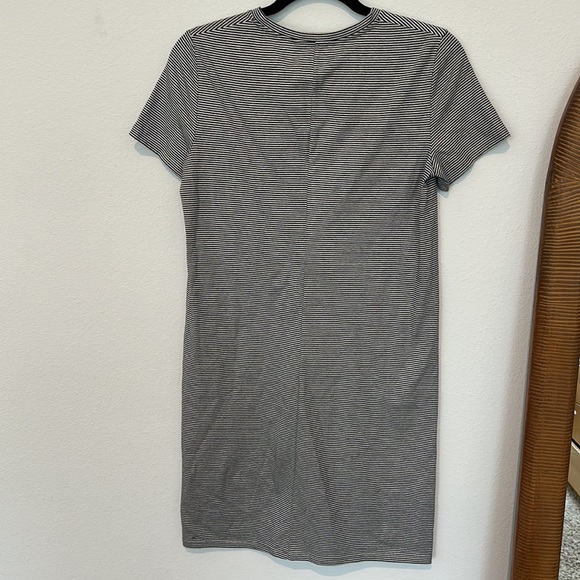 THEORY Continuous Stripe Crewneck Short Sleeve Dress In Midnight Blue Stripe S - Picture 7 of 7